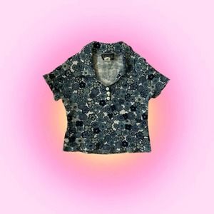 90s does 70s blue flower crop top
